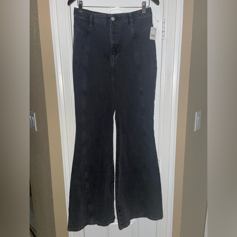 FREE PEOPLE Black Coal We The Free Florence Flare Jeans - Picture 2 of 16